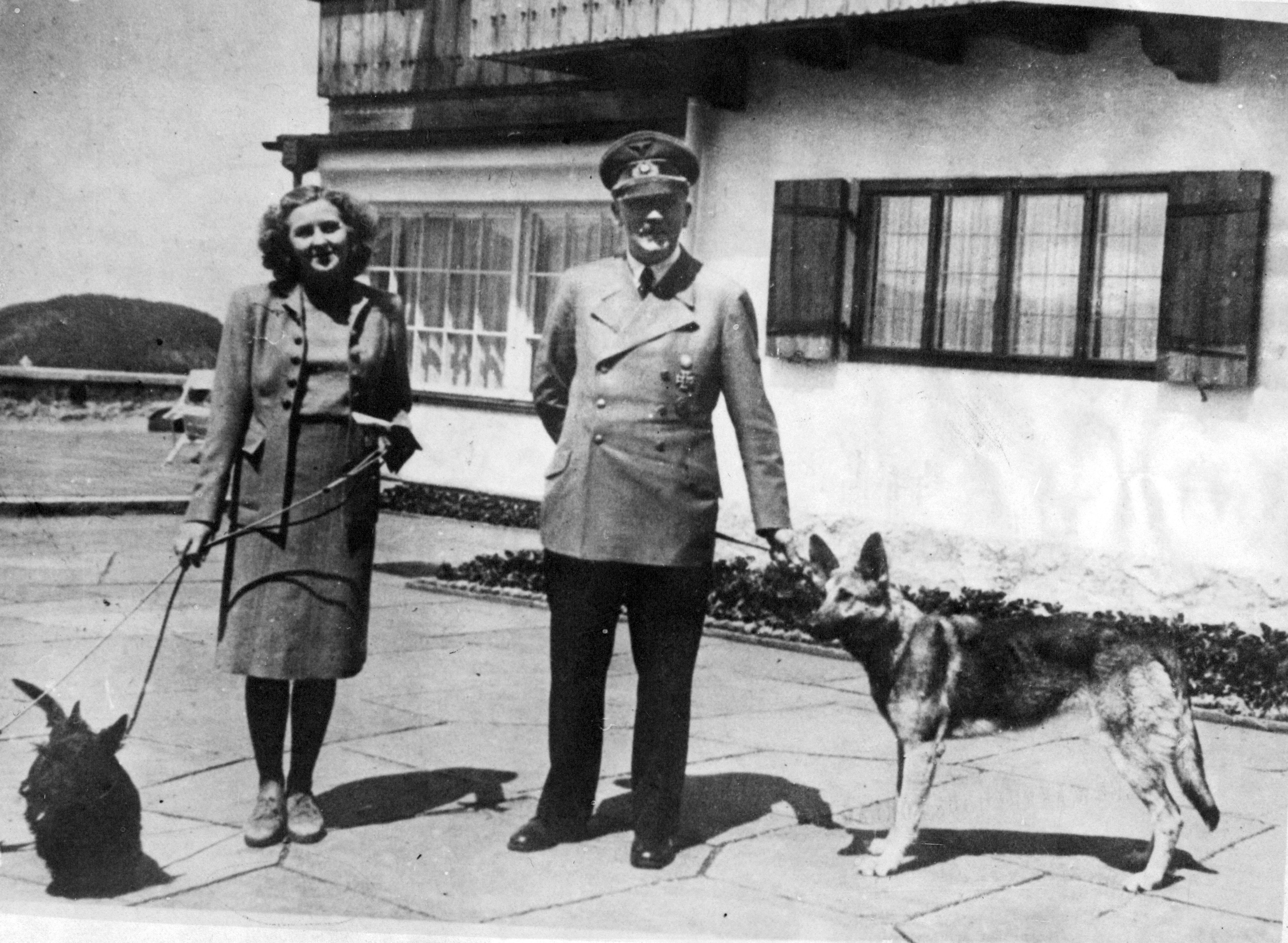 Hitler levde tillsammans med sin fru Eva Braun.